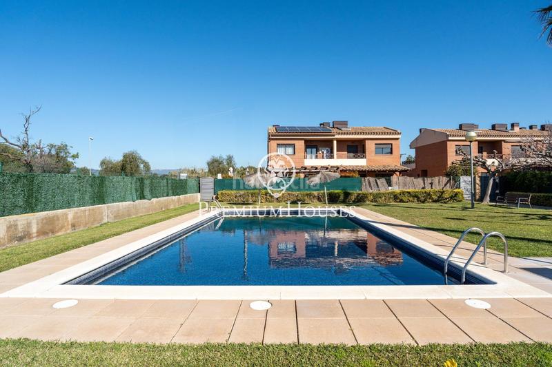 Foto 5efc4d14-316b-43db-85c0-05e323248606. Casa adossada amb calefacció aparcament piscina a Cambrils