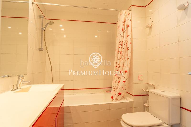 Foto 56a15208-9558-484b-9164-b002a03b1c6b. Alquiler piso ático con gran terraza en el centro en Sitges