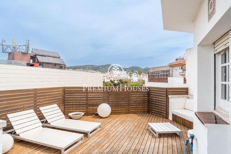 Foto f9c043fb-0204-43c4-bea9-169ca04029ba. Alquiler piso ático con gran terraza en el centro en Sitges
