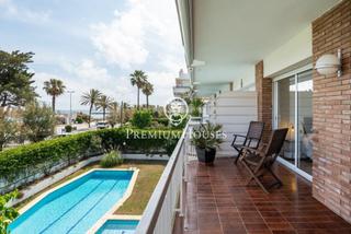 Location Appartement à Can Girona - Terramar - Vinyet. Piso con terraza en primera linea de mar en el vinyet