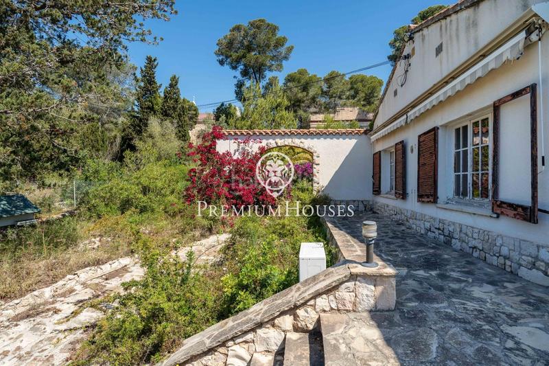 Foto f4934bdf-6e2f-4648-925c-c57aa9e5f72c. Casa  con terreno edificable en vall de larrabassada en Tarragona