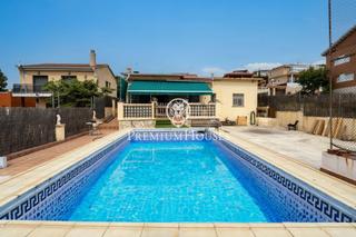 Casa  Calle melies. Casa independiente con vistas y piscina en santa maría