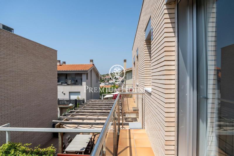 Foto 25d9af74-3d15-4d41-8a3d-7bc8cf684ce4. Reihenhaus mit heizung parking pool in Levantina - Montgavina - Quintmar Sitges
