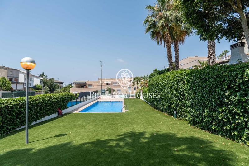 Foto 601d61e5-d00f-4cfb-bcac-8088bc119119. Reihenhaus mit heizung parking pool in Levantina - Montgavina - Quintmar Sitges