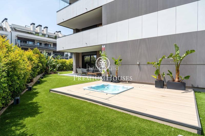 Foto 2a85b21d-ae64-4c16-968a-a2ea1b91f1f9. Planta baja  con gran jardín en aiguadolç en Sitges