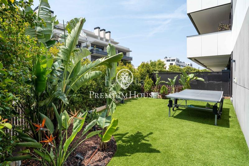 Foto 48ec75ed-bf09-4d07-b39b-4844e3681f9d. Planta baja  con gran jardín en aiguadolç en Sitges