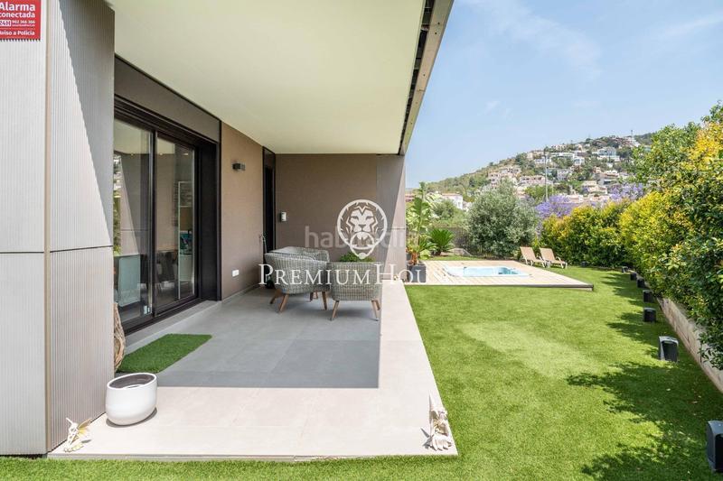 Foto c8a77027-85a6-4141-ae36-7ade84816ab2. Planta baja  con gran jardín en aiguadolç en Sitges