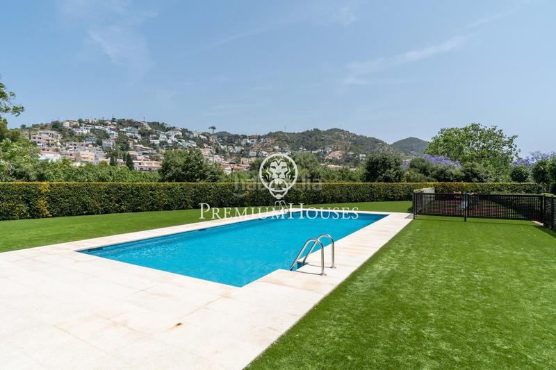 Foto d4ec8067-414f-44f1-951e-750c63906092. Planta baja  con gran jardín en aiguadolç en Sitges