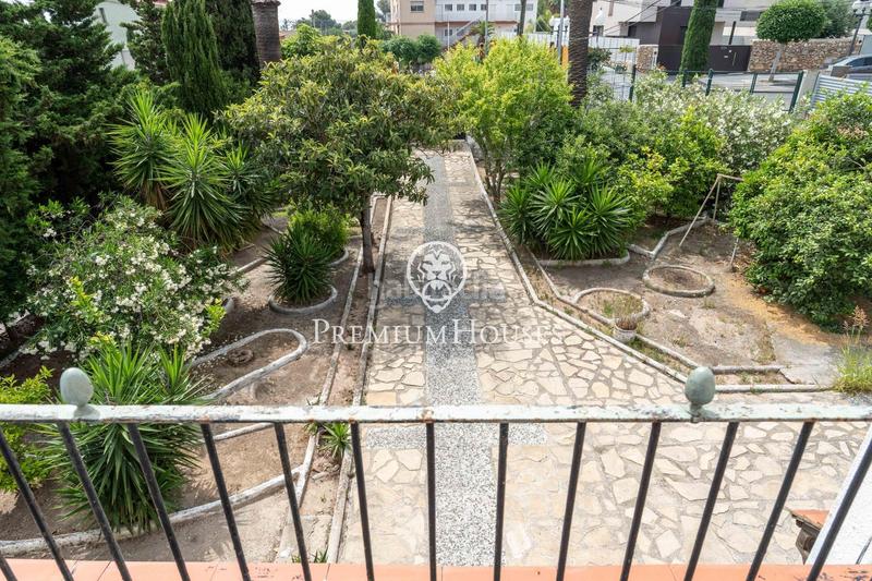 Foto 8e12e0f8-0ae1-4be1-8711-1597054bfeb4. Casa  a reformar con jardín y piscina en via augusta en Tarragona