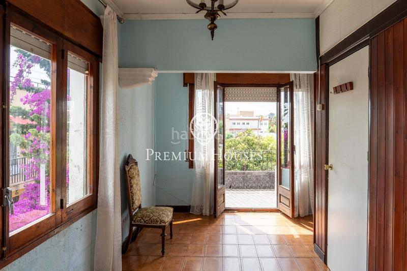Foto f3601c77-0481-4589-bab0-65d496954bdc. Casa  a reformar con jardín y piscina en via augusta en Tarragona