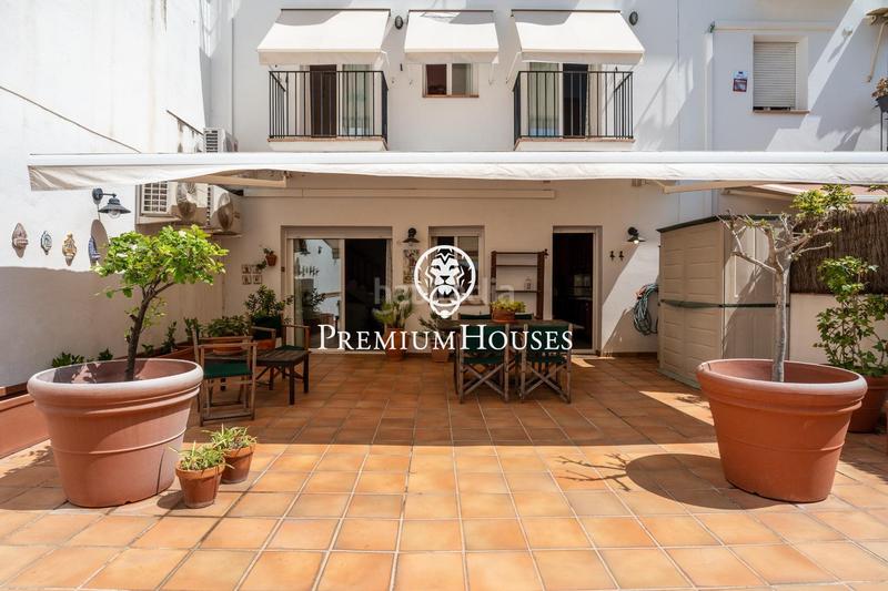 Foto a212986d-d6ea-4186-aaf5-bcd5452c9c24. Planta baja  con gran patio en Centre Sitges