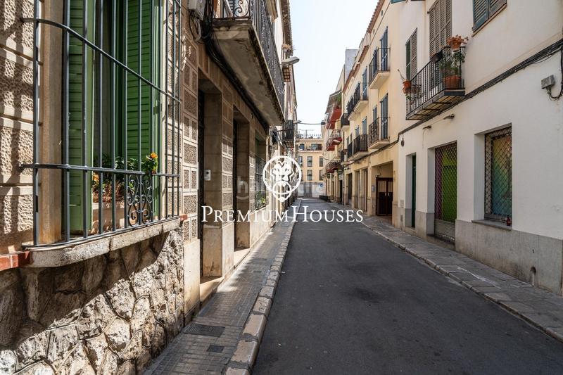 Foto aeb373f8-83d7-4b29-bfc6-a54d2e384538. Planta baja  con gran patio en Centre Sitges