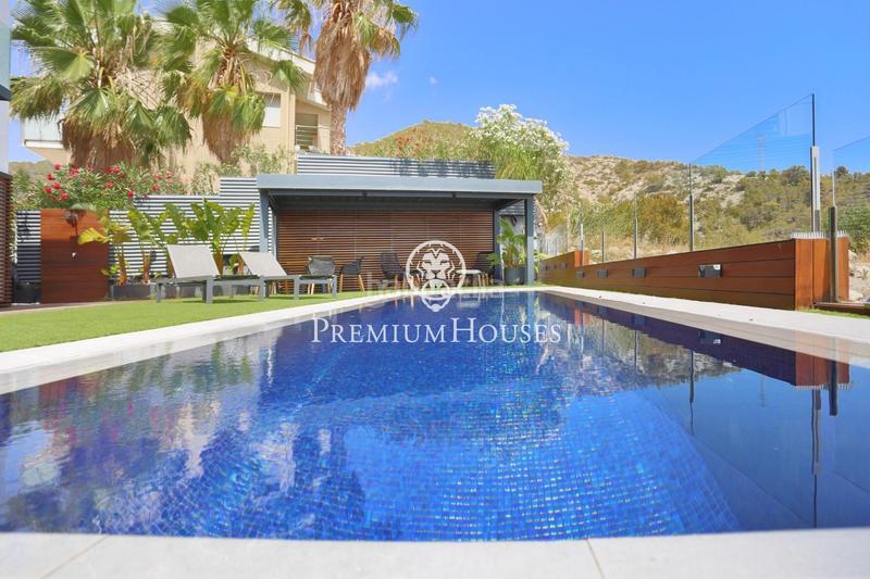 Foto 0b38f132-6495-45a3-97c0-20226ad3df7a. Casa con riscaldamento parcheggio piscina in Levantina - Montgavina - Quintmar Sitges