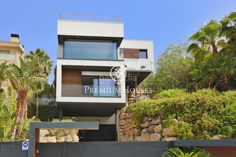 Foto 2a6ced99-4652-4776-abdc-37dbc2a60b87. Casa con riscaldamento parcheggio piscina in Levantina - Montgavina - Quintmar Sitges