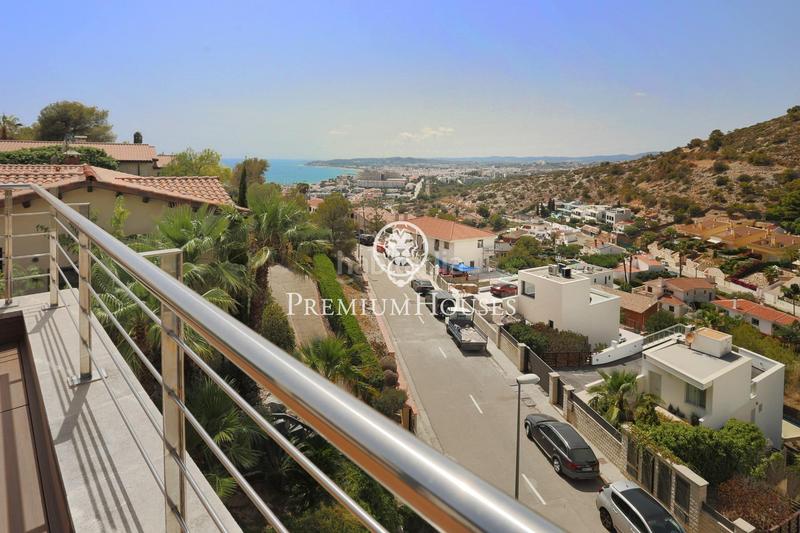 Foto 465c24a1-4cf5-412a-be80-0025698f26a9. Casa con riscaldamento parcheggio piscina in Levantina - Montgavina - Quintmar Sitges