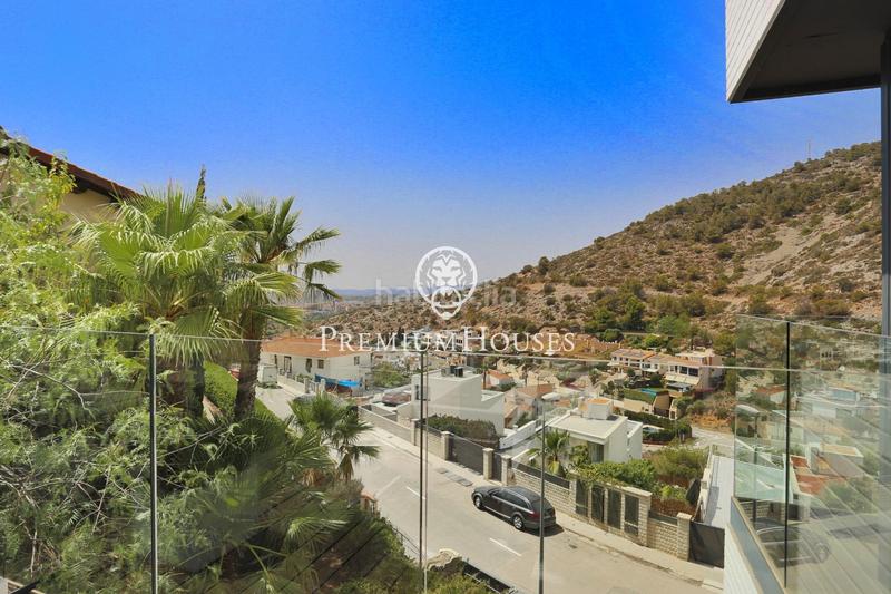 Foto e0366448-8d82-497e-bd54-c8d3cb7c1291. Casa con riscaldamento parcheggio piscina in Levantina - Montgavina - Quintmar Sitges