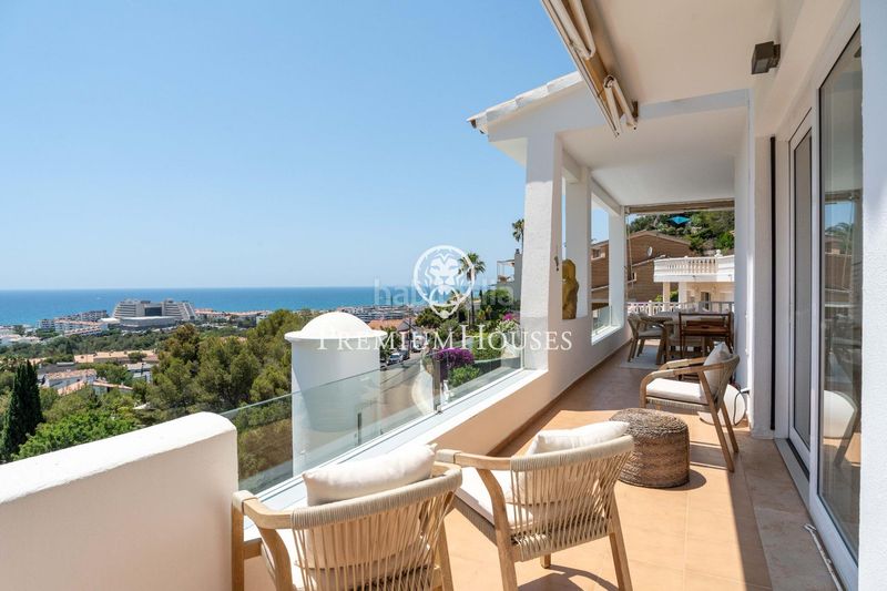Foto 1fd8d7fa-a467-4773-96c4-73fb470fe90a. Casa amb calefacció aparcament piscina a Levantina - Montgavina - Quintmar Sitges