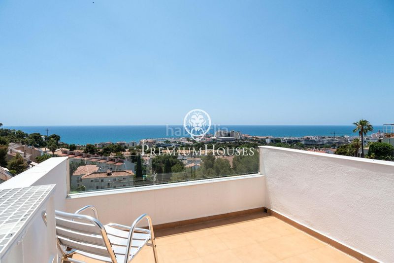 Foto 4ae65763-a3f3-4a4d-8fdb-dfa07861ede6. Casa amb calefacció aparcament piscina a Levantina - Montgavina - Quintmar Sitges