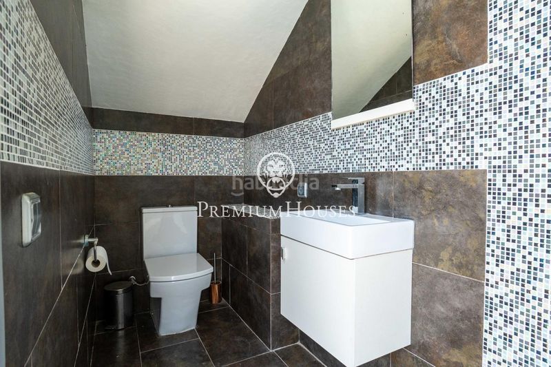 Foto 5abe0ede-6deb-4727-a5fd-c692084193e7. Casa amb calefacció aparcament piscina a Levantina - Montgavina - Quintmar Sitges