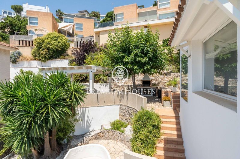 Foto 77483c4f-5e2b-47c5-8106-1bf4ffe70a06. Casa amb calefacció aparcament piscina a Levantina - Montgavina - Quintmar Sitges