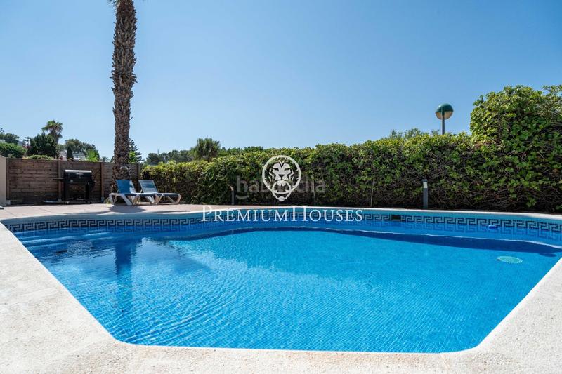 Foto 287948d7-272f-4438-ba78-600f3416e6ec. Casa adosada  esquinera con jardín y vistas al mar en vallpineda en Sant Pere de Ribes