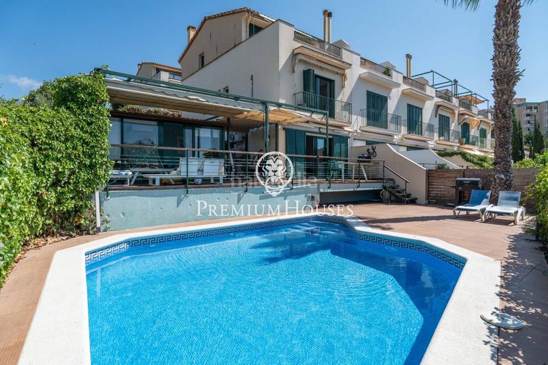 Foto 5a6e8ade-e58b-46eb-9e28-0956bb2543f5. Casa adosada  esquinera con jardín y vistas al mar en vallpineda en Sant Pere de Ribes