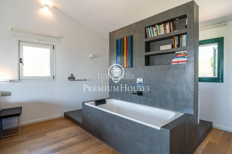 Foto a527f9b1-4236-48f2-a19b-bfe921748549. Casa adosada  esquinera con jardín y vistas al mar en vallpineda en Sant Pere de Ribes