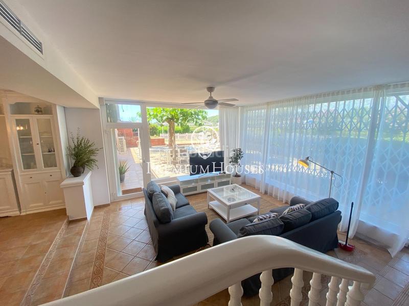 Foto a3cead8e-d52e-48e8-88b2-e28106ca4354. Rent semi detached house with heating parking pool in Tarragona