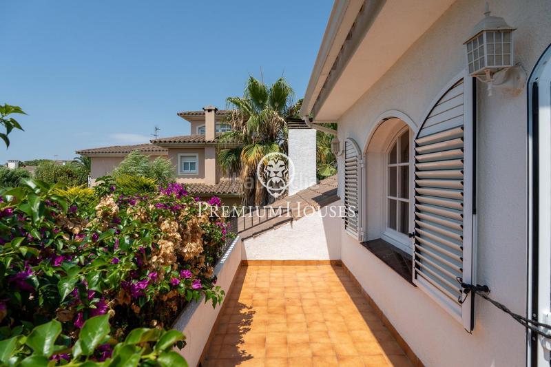 Foto 1529d681-ecf1-4e38-aaef-f36ce9ed5214. Casa  independiente con piscina y jardín en vilafortuny en Cambrils