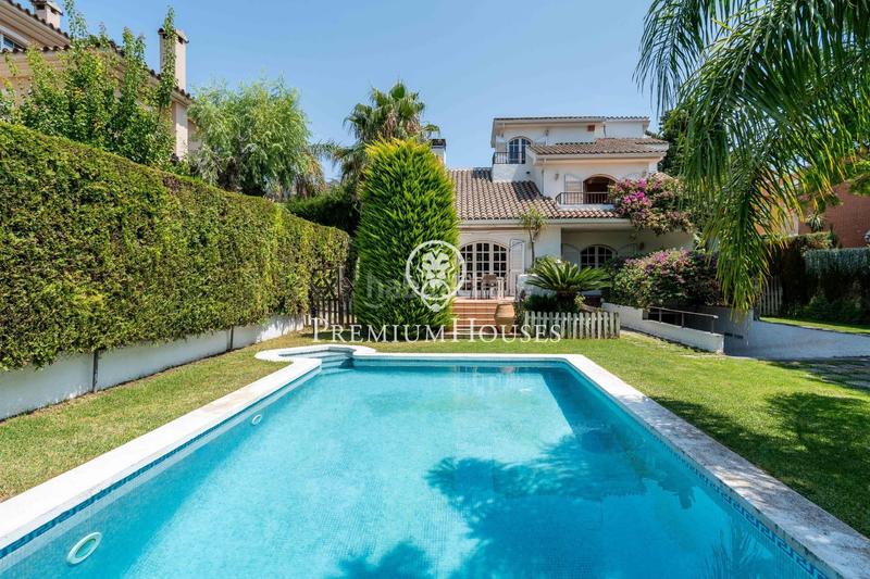 Foto 43ac2c55-579c-4c9f-a39c-22235c8d5ba6. Casa  independiente con piscina y jardín en vilafortuny en Cambrils