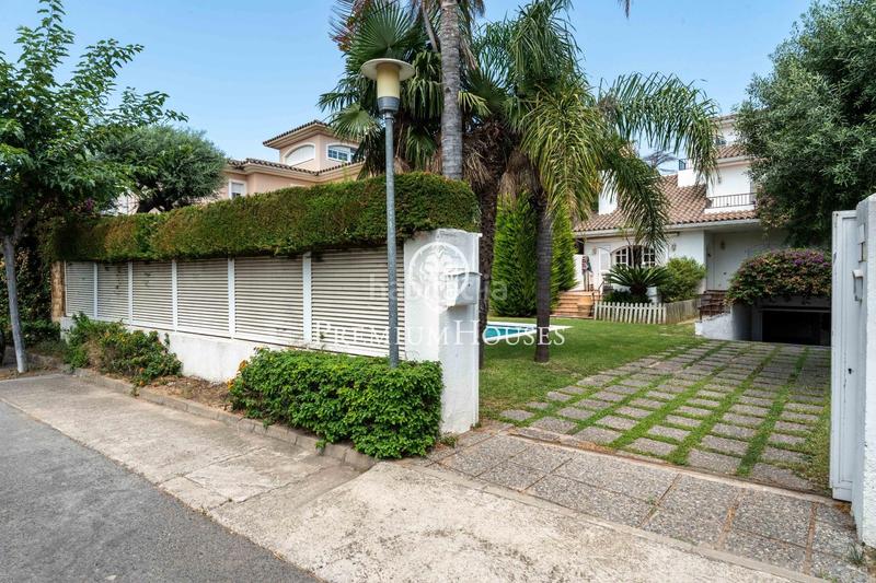 Foto 9093bb1f-a7c1-4c2a-9609-9e1712429206. Casa  independiente con piscina y jardín en vilafortuny en Cambrils