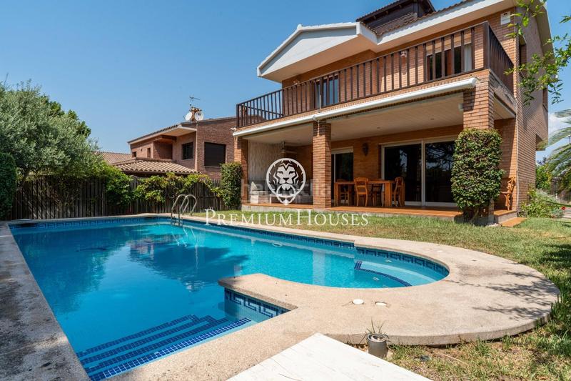Foto 8cdd4573-c3a8-4f8f-9b27-a9595a889a9e. Casa  independiente con piscina y jardín en Vilafortuny en Cambrils
