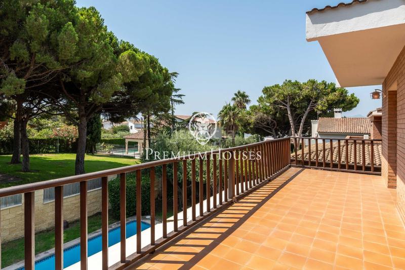 Foto ccf4daee-0fe2-4c54-bd06-5119219bbf27. Casa  independiente con piscina y jardín en Vilafortuny en Cambrils