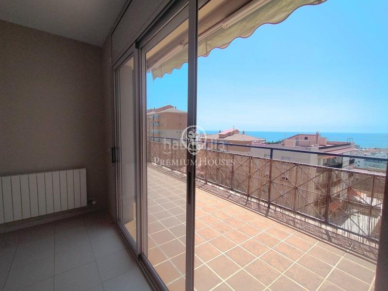 Foto e89bb80e-f942-4cc3-bc7f-c8e2226c98c2. Alquiler piso  con vista al mar, ascensor y parking. en Sitges