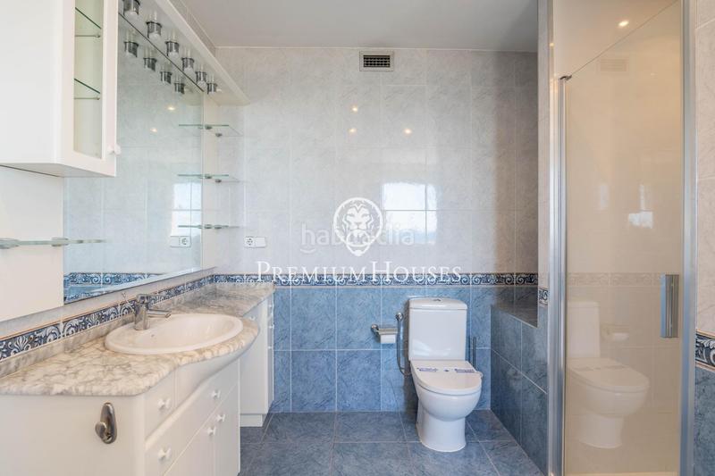 Foto 8bd54b92-7bd2-453f-ac46-b019599c9f81. Location attique avec chauffage parking piscine dans Sitges