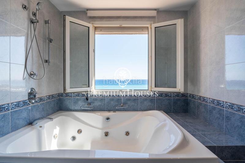 Foto 62e2f8d1-0ac5-48c7-b7b9-41db86fe3f05. Miete dachwohnung mit heizung parking pool in les botigues de Sitges Sitges