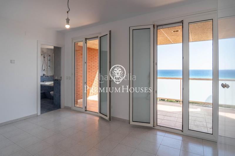 Foto 6e8f2dd4-df20-466c-81d1-f708a869fe0b. Miete dachwohnung mit heizung parking pool in les botigues de Sitges Sitges