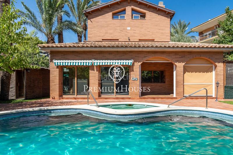 Foto 0f041567-e4be-4218-9f0a-eab882c5b4f7. Casa amb calefacció aparcament piscina a Bellamar Castelldefels