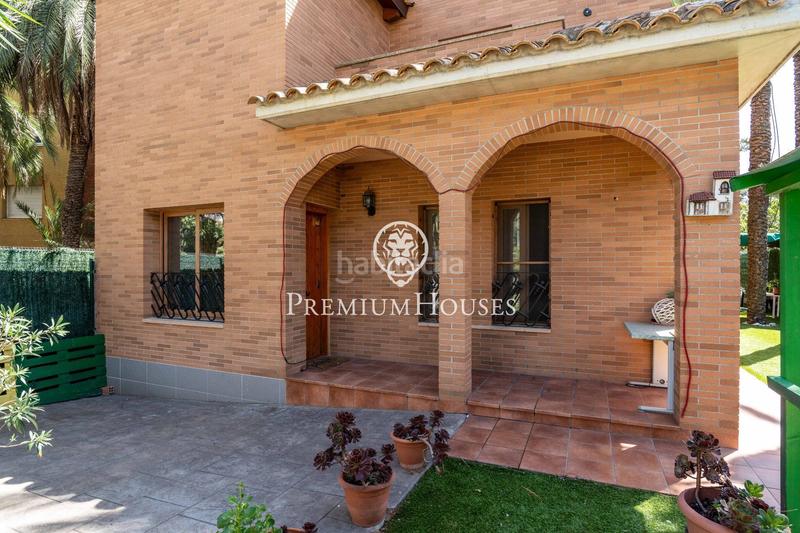 Foto 28b24491-6b3f-4cd3-8279-022b94d2836f. Casa amb calefacció aparcament piscina a Bellamar Castelldefels