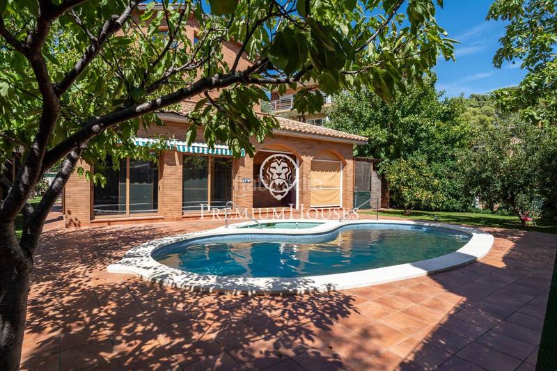 Foto 6ebd6ae6-c18b-41b7-8342-a26f8a2ea3aa. Casa amb calefacció aparcament piscina a Bellamar Castelldefels