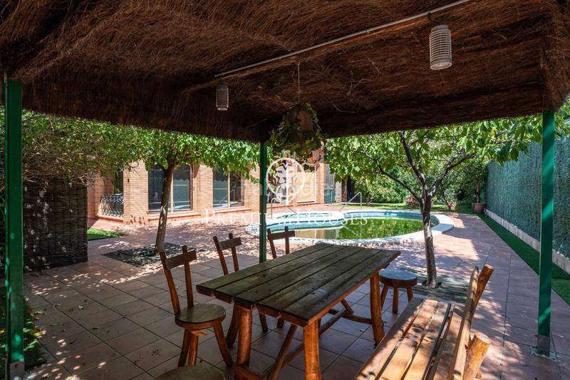 Foto b030d60f-4cf0-49a7-bcf3-efad656fa2bc. Casa amb calefacció aparcament piscina a Bellamar Castelldefels