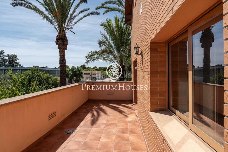 Foto e2f43eb8-157f-41b8-b75a-00b85a1fc96d. Casa amb calefacció aparcament piscina a Bellamar Castelldefels