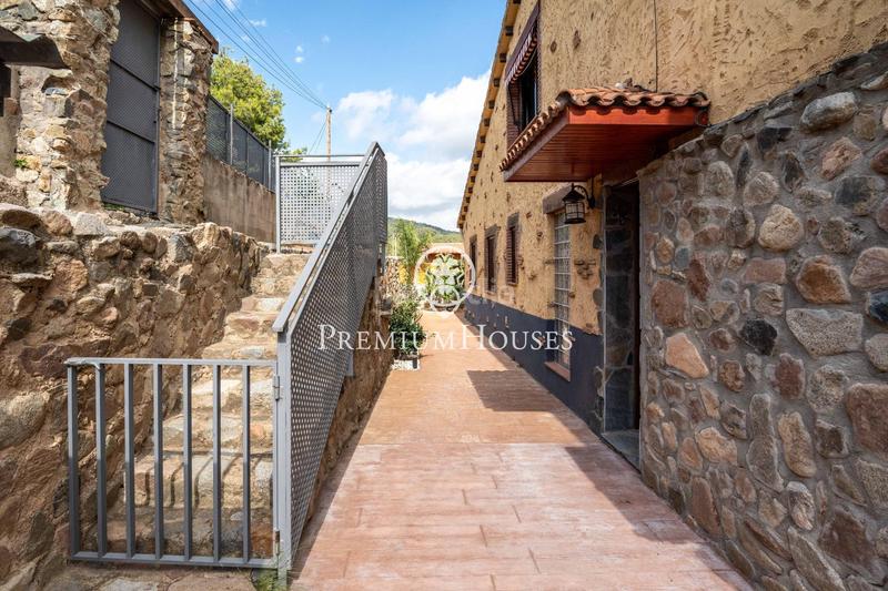 Foto 4043a12f-8274-46fc-ba65-73eef982c3ce. Haus mit heizung parking pool in Maspujols