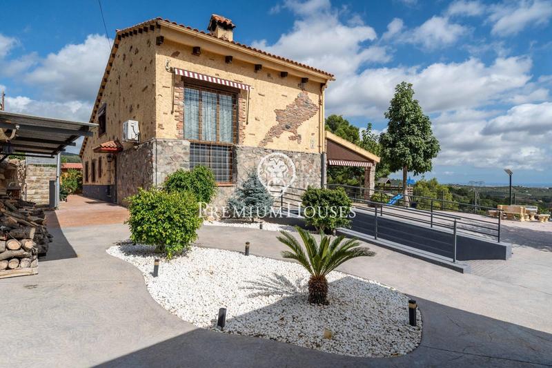 Foto 9eb374ca-1c4b-49a0-9a9b-e376a7e7f884. Haus mit heizung parking pool in Maspujols