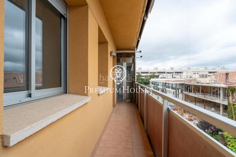 Foto 3794cdac-cf21-44bd-bf82-0a77e29c2664. Piso  con terraza y vista despejadas en can calderon en Viladecans