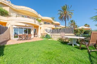 Maison jumelée à Centre. Adosado con piscina comunitaria y vistas despejadas en vallpined