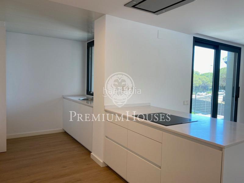 Foto 1f80332d-5a81-4e0c-b78e-982d8a3dd254. Lloguer apartament amb calefacció aparcament piscina a Gavà