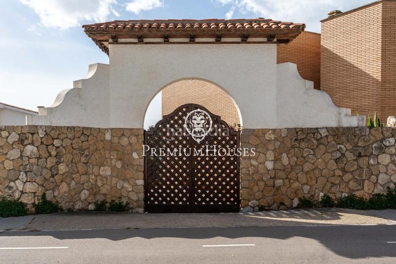 Foto 3030b21a-f53d-4b48-99eb-25a29a845a9c. Casa  independiente en primera línea de mar en urbanizacions de Llevant en Tarragona