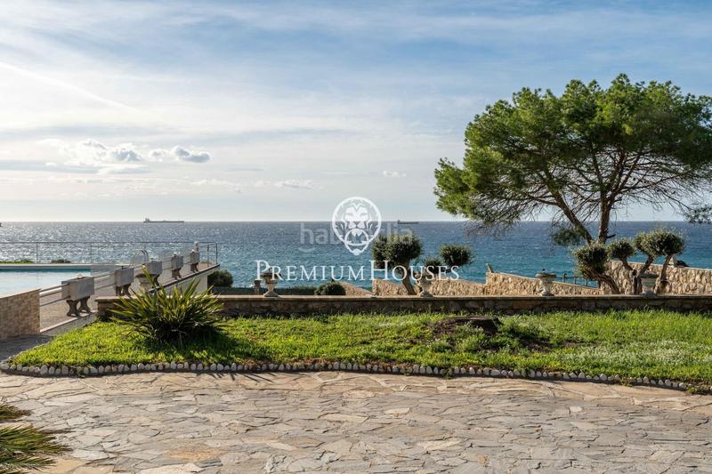 Foto 3d4cd6e8-8a38-4003-907c-68210b7c1f3d. Casa  independiente en primera línea de mar en urbanizacions de Llevant en Tarragona