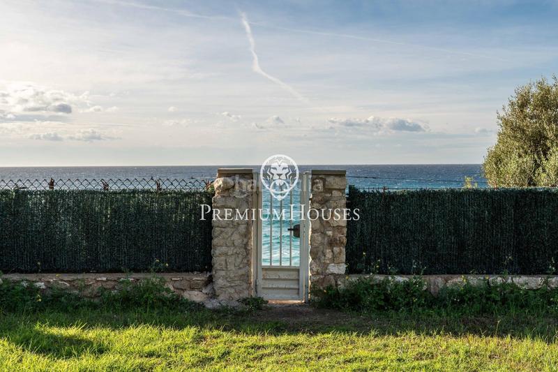 Foto 685fcbcc-eec9-4541-b1c5-1a6303729242. Casa  independiente en primera línea de mar en urbanizacions de Llevant en Tarragona